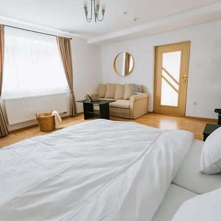 Apartamenty Krzywa Krosno Exterior foto