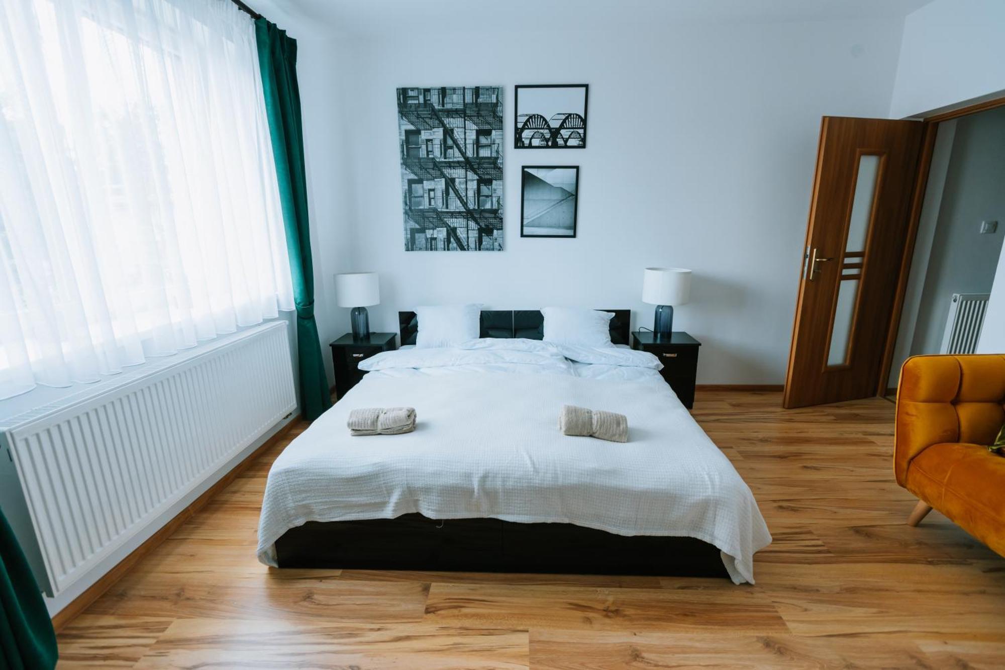 Krzywa Apartment *